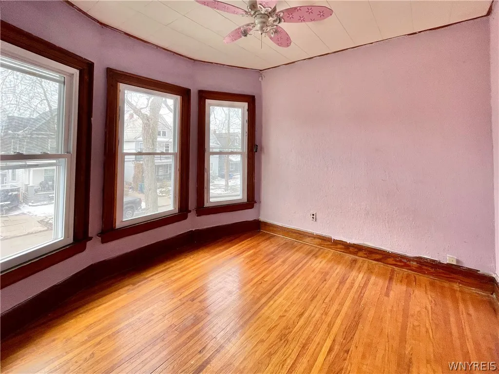 463 East Street, Buffalo, New York 14207, Buffalo, New York 14207, 4 Bedrooms Bedrooms, 9 Rooms Rooms,1 BathroomBathrooms,Residential,For Sale,463 East Street, Buffalo, New York 14207,0,B1667755