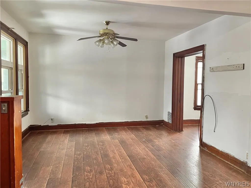 463 East Street, Buffalo, New York 14207, Buffalo, New York 14207, 4 Bedrooms Bedrooms, 9 Rooms Rooms,1 BathroomBathrooms,Residential,For Sale,463 East Street, Buffalo, New York 14207,0,B1667755