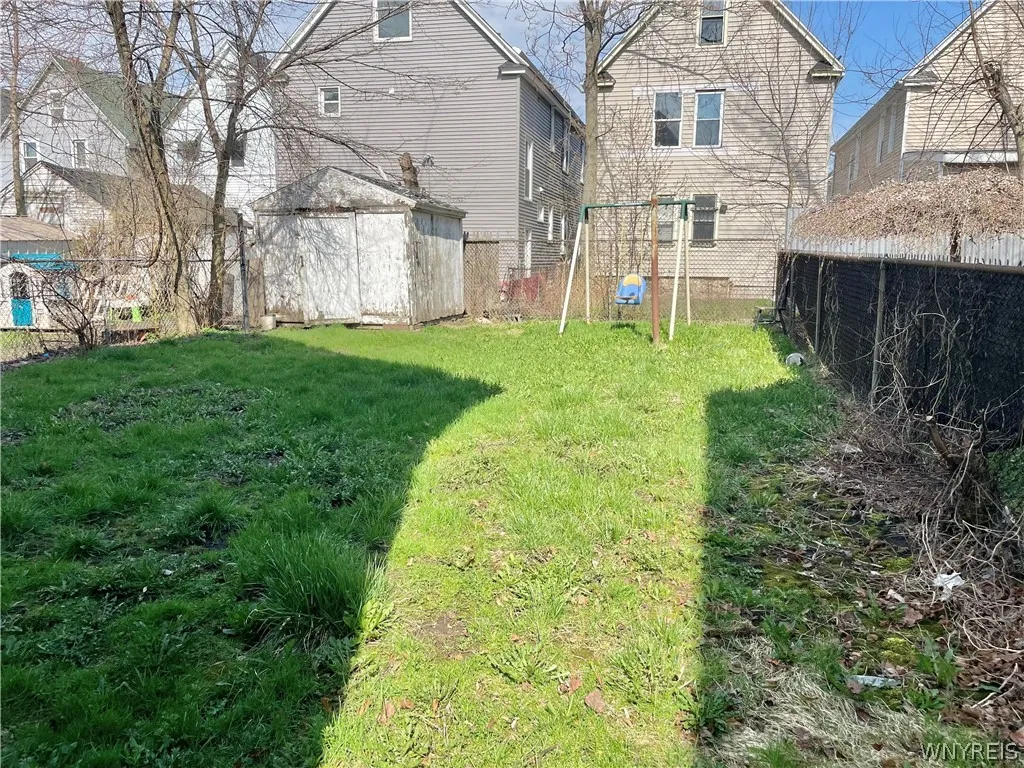 463 East Street, Buffalo, New York 14207, Buffalo, New York 14207, 4 Bedrooms Bedrooms, 9 Rooms Rooms,1 BathroomBathrooms,Residential,For Sale,463 East Street, Buffalo, New York 14207,0,B1667755