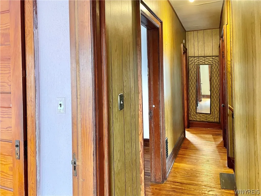 463 East Street, Buffalo, New York 14207, Buffalo, New York 14207, 4 Bedrooms Bedrooms, 9 Rooms Rooms,1 BathroomBathrooms,Residential,For Sale,463 East Street, Buffalo, New York 14207,0,B1667755