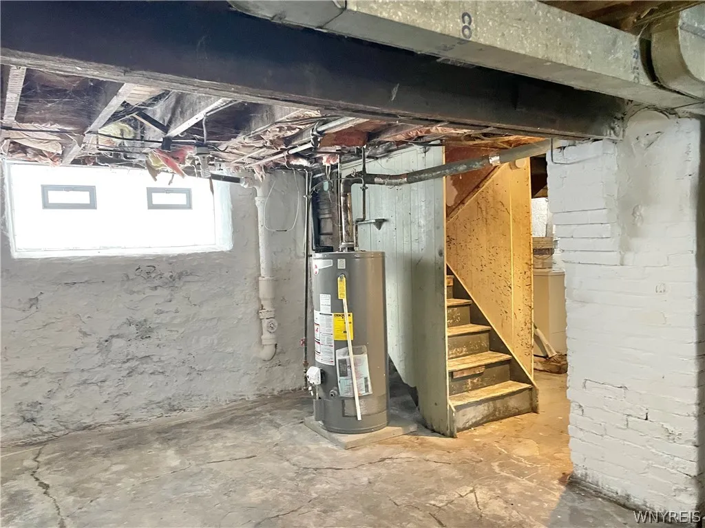 463 East Street, Buffalo, New York 14207, Buffalo, New York 14207, 4 Bedrooms Bedrooms, 9 Rooms Rooms,1 BathroomBathrooms,Residential,For Sale,463 East Street, Buffalo, New York 14207,0,B1667755