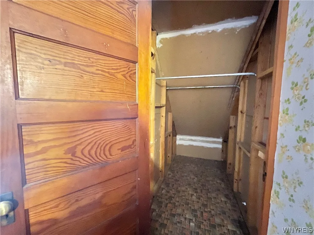 463 East Street, Buffalo, New York 14207, Buffalo, New York 14207, 4 Bedrooms Bedrooms, 9 Rooms Rooms,1 BathroomBathrooms,Residential,For Sale,463 East Street, Buffalo, New York 14207,0,B1667755