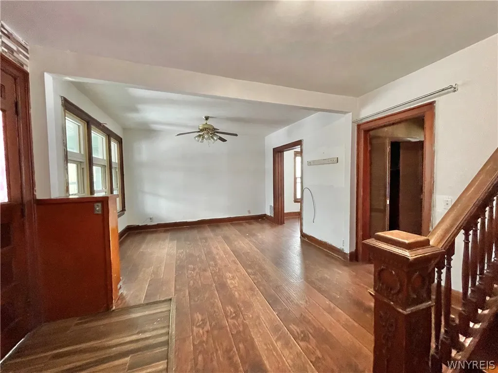 463 East Street, Buffalo, New York 14207, Buffalo, New York 14207, 4 Bedrooms Bedrooms, 9 Rooms Rooms,1 BathroomBathrooms,Residential,For Sale,463 East Street, Buffalo, New York 14207,0,B1667755