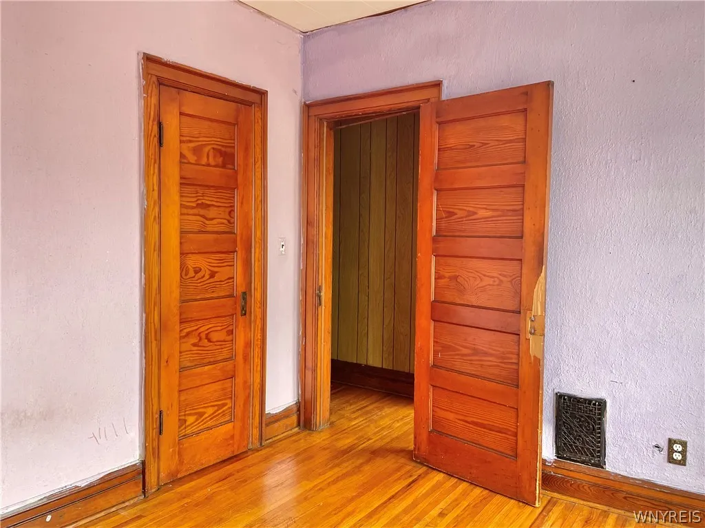 463 East Street, Buffalo, New York 14207, Buffalo, New York 14207, 4 Bedrooms Bedrooms, 9 Rooms Rooms,1 BathroomBathrooms,Residential,For Sale,463 East Street, Buffalo, New York 14207,0,B1667755