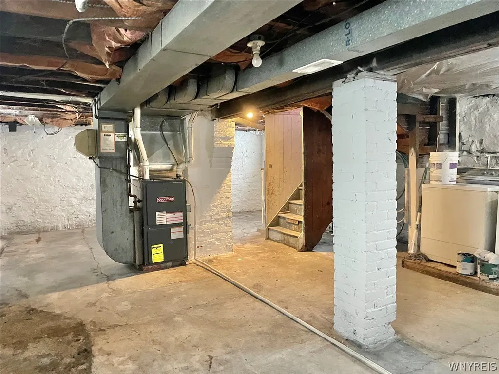 463 East Street, Buffalo, New York 14207, Buffalo, New York 14207, 4 Bedrooms Bedrooms, 9 Rooms Rooms,1 BathroomBathrooms,Residential,For Sale,463 East Street, Buffalo, New York 14207,0,B1667755