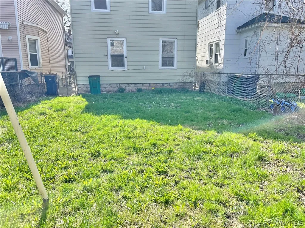 463 East Street, Buffalo, New York 14207, Buffalo, New York 14207, 4 Bedrooms Bedrooms, 9 Rooms Rooms,1 BathroomBathrooms,Residential,For Sale,463 East Street, Buffalo, New York 14207,0,B1667755