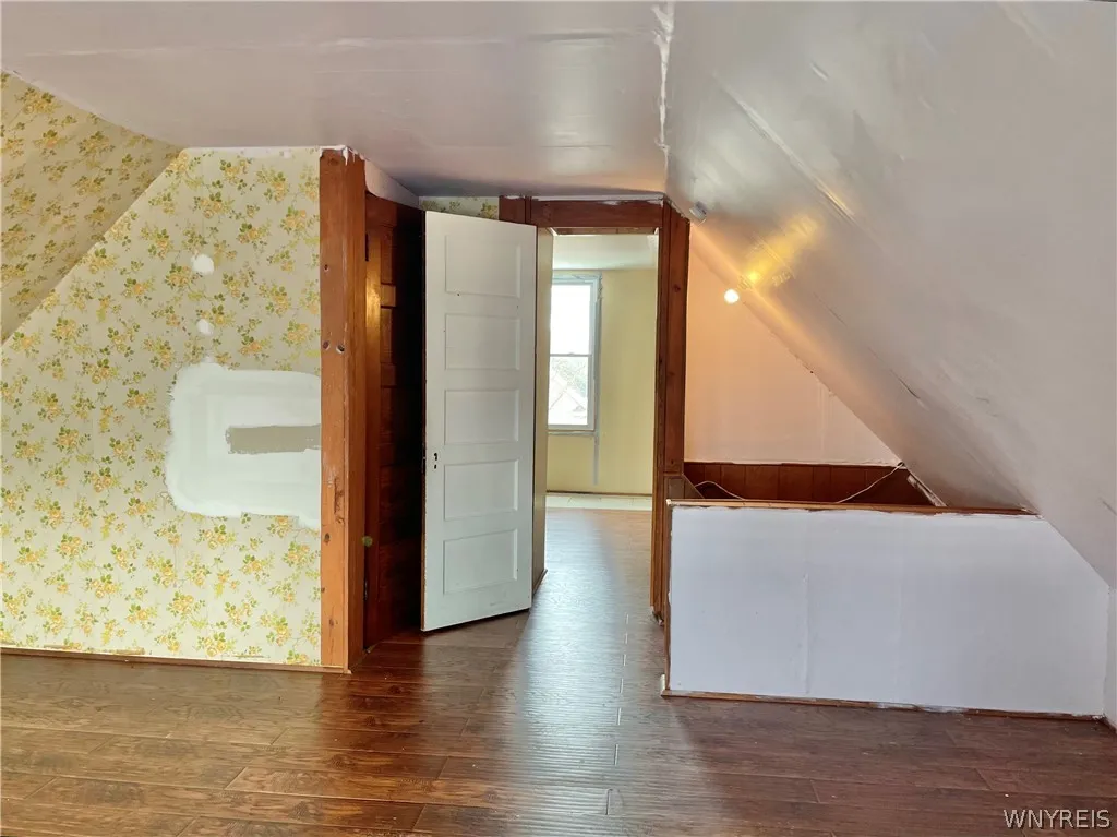 463 East Street, Buffalo, New York 14207, Buffalo, New York 14207, 4 Bedrooms Bedrooms, 9 Rooms Rooms,1 BathroomBathrooms,Residential,For Sale,463 East Street, Buffalo, New York 14207,0,B1667755