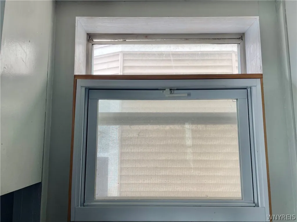463 East Street, Buffalo, New York 14207, Buffalo, New York 14207, 4 Bedrooms Bedrooms, 9 Rooms Rooms,1 BathroomBathrooms,Residential,For Sale,463 East Street, Buffalo, New York 14207,0,B1667755