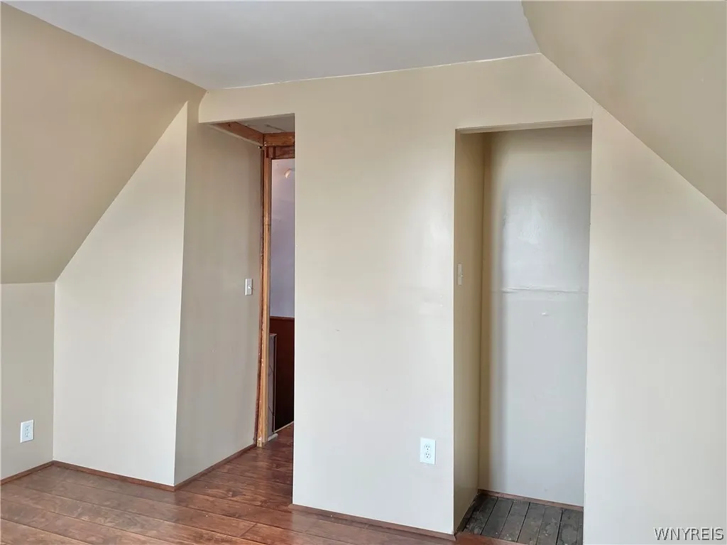 463 East Street, Buffalo, New York 14207, Buffalo, New York 14207, 4 Bedrooms Bedrooms, 9 Rooms Rooms,1 BathroomBathrooms,Residential,For Sale,463 East Street, Buffalo, New York 14207,0,B1667755