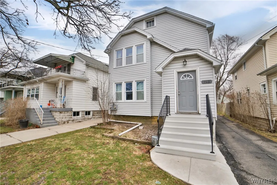 153 Springville Avenue Lower, Amherst, New York 14, Amherst, New York 14226, 2 Bedrooms Bedrooms, 5 Rooms Rooms,1 BathroomBathrooms,Residential Lease,For Rent,153 Springville Avenue Lower, Amherst, New York 14,0,B1666475