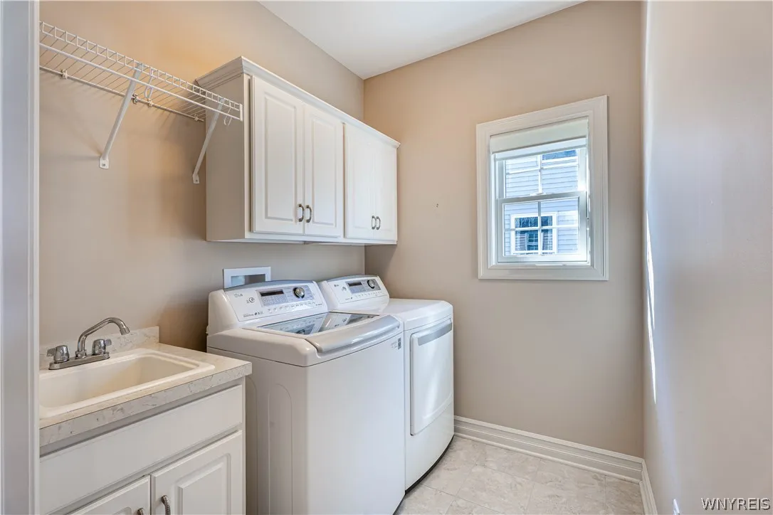 5690 Waterford Ln, Clarence, New York 14032, Clarence, New York 14032, 2 Bedrooms Bedrooms, 6 Rooms Rooms,2 BathroomsBathrooms,Residential,For Sale,5690 Waterford Ln, Clarence, New York 14032,0,B1668097