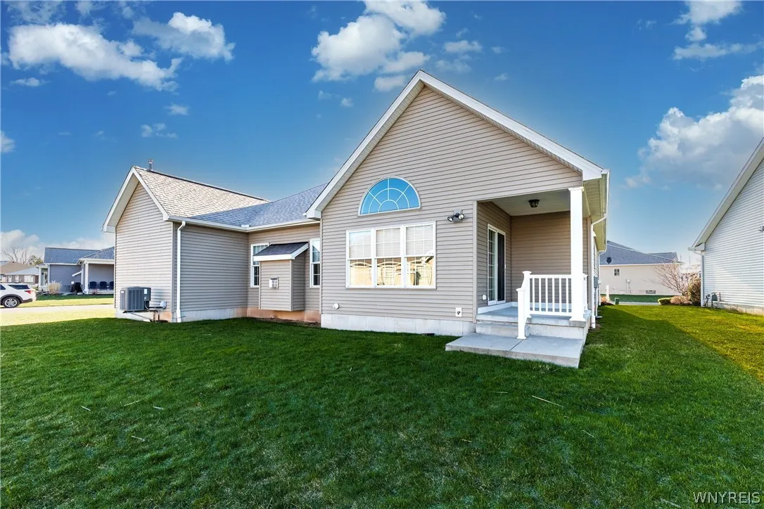 5690 Waterford Ln, Clarence, New York 14032, Clarence, New York 14032, 2 Bedrooms Bedrooms, 6 Rooms Rooms,2 BathroomsBathrooms,Residential,For Sale,5690 Waterford Ln, Clarence, New York 14032,0,B1668097