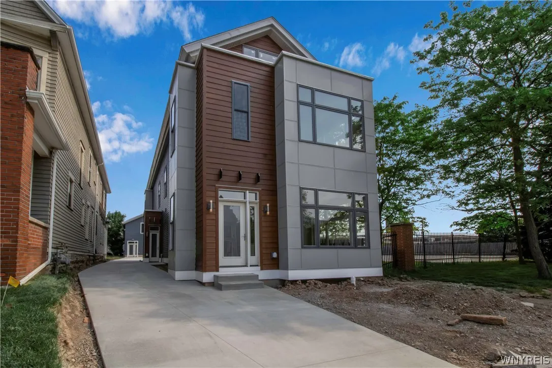1016 Lafayette Avenue, Buffalo, New York 14209, Buffalo, New York 14209, 5 Bedrooms Bedrooms, ,3 BathroomsBathrooms,Residential,For Sale,1016 Lafayette Avenue, Buffalo, New York 14209,0,B1667505