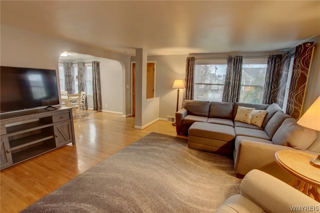 480 Cornwall Avenue, Tonawanda, New York 14150, Tonawanda, New York 14150, 3 Bedrooms Bedrooms, 6 Rooms Rooms,2 BathroomsBathrooms,Residential,For Sale,480 Cornwall Avenue, Tonawanda, New York 14150,0,B1668269