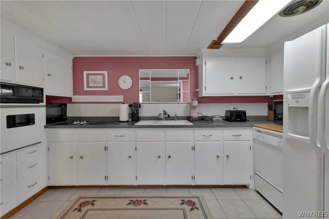 3021 Walbridge Drive, Hamburg, New York 14075, Hamburg, New York 14075, 4 Bedrooms Bedrooms, 10 Rooms Rooms,1 BathroomBathrooms,Residential,For Sale,3021 Walbridge Drive, Hamburg, New York 14075,0,B1667981