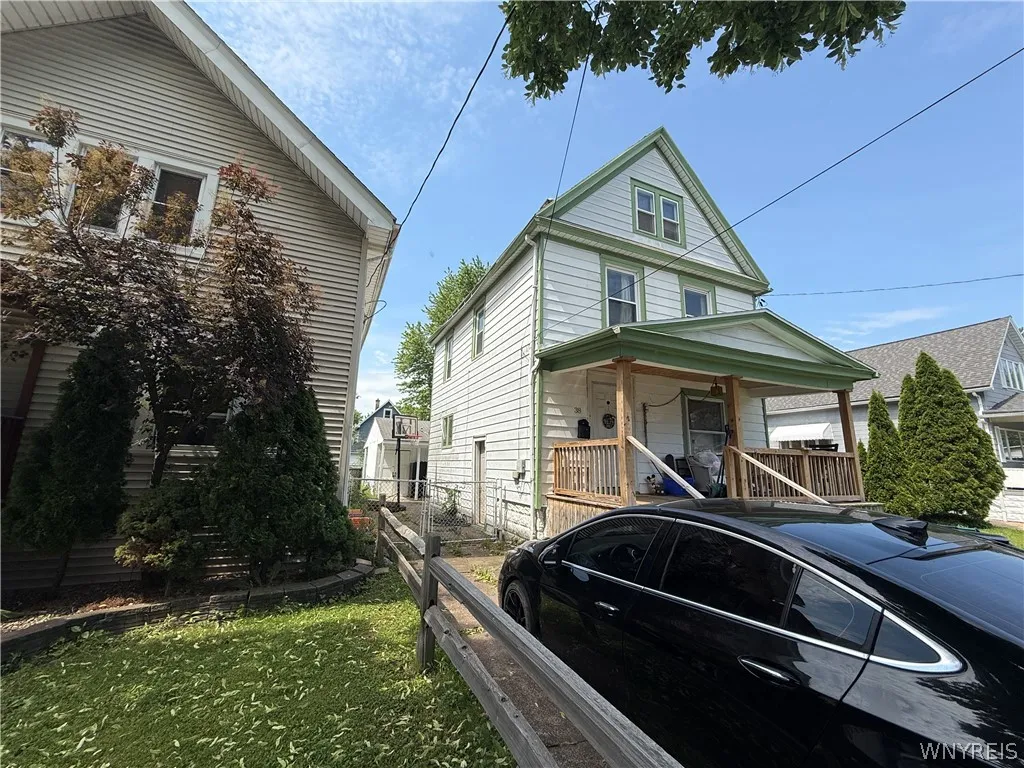 38 Argus Street, Buffalo, New York 14207, Buffalo, New York 14207, 3 Bedrooms Bedrooms, 6 Rooms Rooms,1 BathroomBathrooms,Residential,For Sale,38 Argus Street, Buffalo, New York 14207,0,B1663545