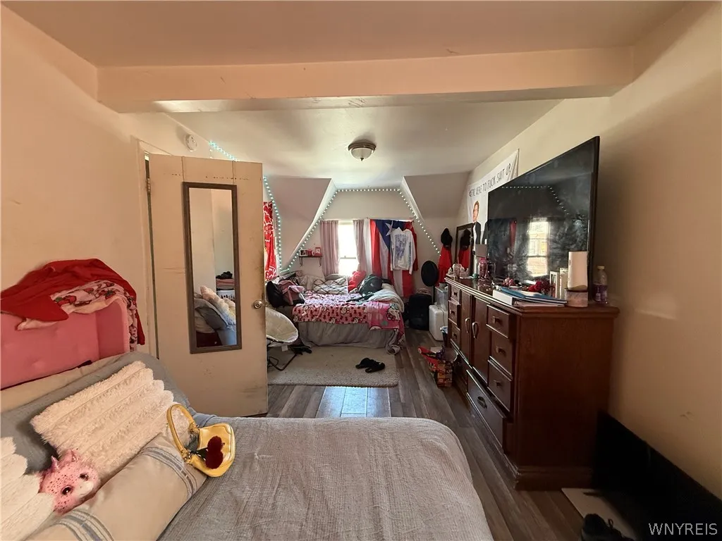 131 Riverside Avenue, Buffalo, New York 14207, Buffalo, New York 14207, 2 Bedrooms Bedrooms, 5 Rooms Rooms,1 BathroomBathrooms,Residential,For Sale,131 Riverside Avenue, Buffalo, New York 14207,0,B1664091