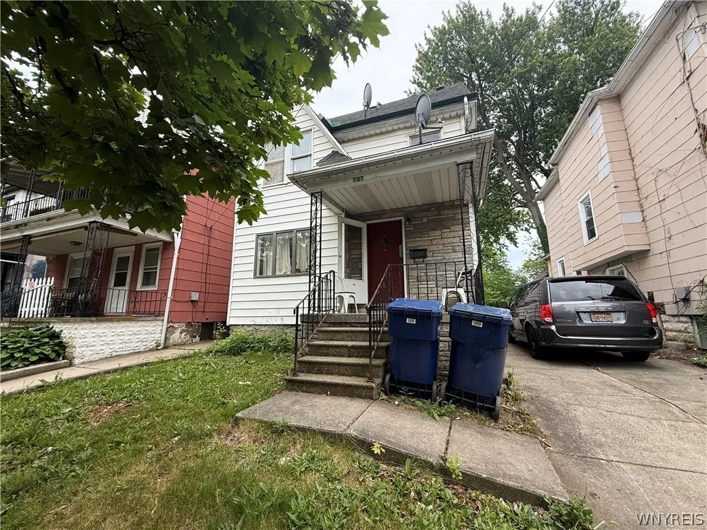 131 Riverside Avenue, Buffalo, New York 14207, Buffalo, New York 14207, 2 Bedrooms Bedrooms, 5 Rooms Rooms,1 BathroomBathrooms,Residential,For Sale,131 Riverside Avenue, Buffalo, New York 14207,0,B1664091