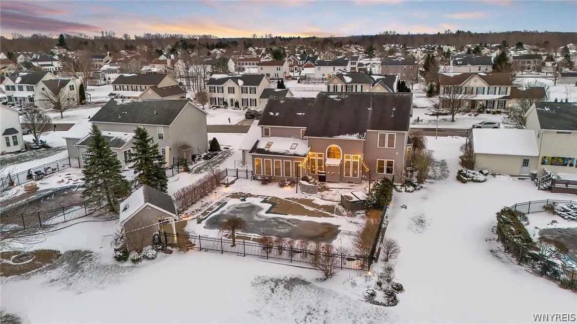 32 Falconcrest Lane, Orchard Park, New York 14127, Orchard Park, New York 14127, 4 Bedrooms Bedrooms, 8 Rooms Rooms,3 BathroomsBathrooms,Residential,For Sale,32 Falconcrest Lane, Orchard Park, New York 14127,0,B1667902