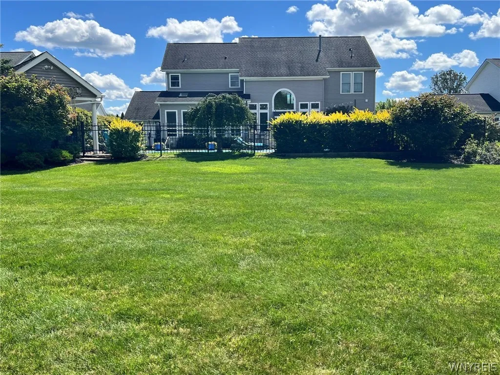 32 Falconcrest Lane, Orchard Park, New York 14127, Orchard Park, New York 14127, 4 Bedrooms Bedrooms, 8 Rooms Rooms,3 BathroomsBathrooms,Residential,For Sale,32 Falconcrest Lane, Orchard Park, New York 14127,0,B1667902