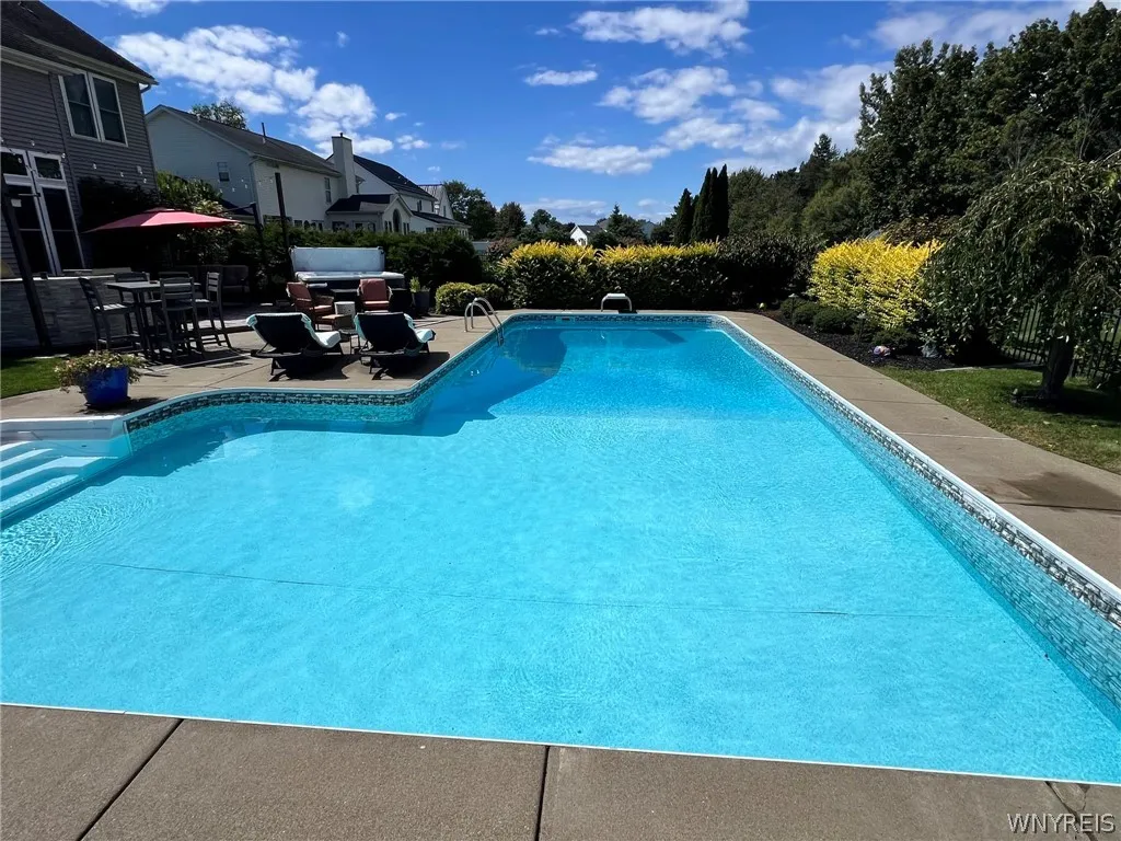 32 Falconcrest Lane, Orchard Park, New York 14127, Orchard Park, New York 14127, 4 Bedrooms Bedrooms, 8 Rooms Rooms,3 BathroomsBathrooms,Residential,For Sale,32 Falconcrest Lane, Orchard Park, New York 14127,0,B1667902