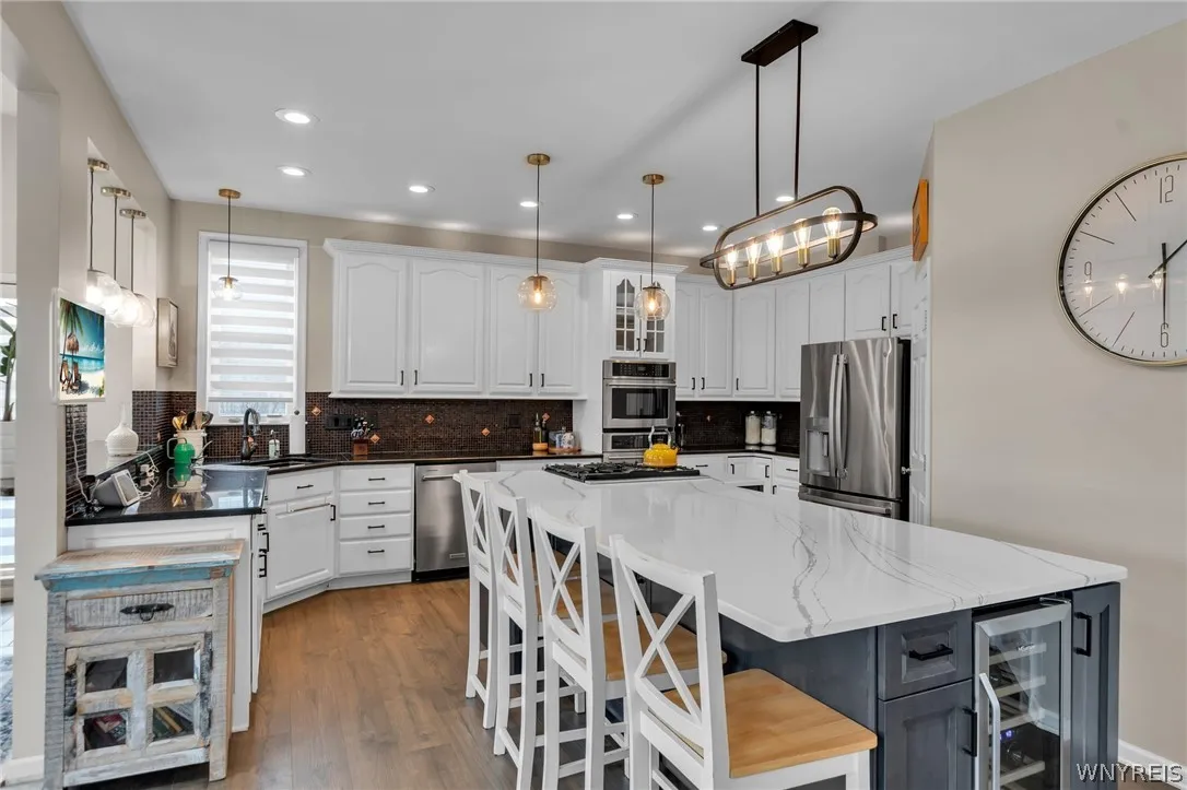 32 Falconcrest Lane, Orchard Park, New York 14127, Orchard Park, New York 14127, 4 Bedrooms Bedrooms, 8 Rooms Rooms,3 BathroomsBathrooms,Residential,For Sale,32 Falconcrest Lane, Orchard Park, New York 14127,0,B1667902