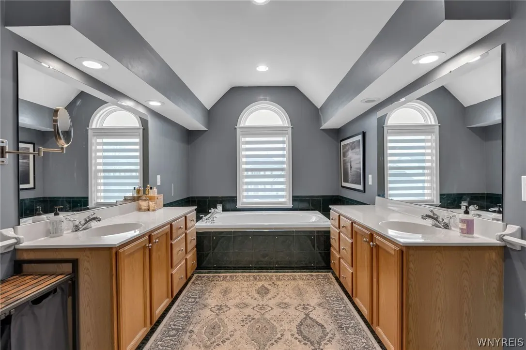 32 Falconcrest Lane, Orchard Park, New York 14127, Orchard Park, New York 14127, 4 Bedrooms Bedrooms, 8 Rooms Rooms,3 BathroomsBathrooms,Residential,For Sale,32 Falconcrest Lane, Orchard Park, New York 14127,0,B1667902