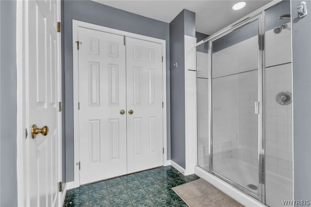 32 Falconcrest Lane, Orchard Park, New York 14127, Orchard Park, New York 14127, 4 Bedrooms Bedrooms, 8 Rooms Rooms,3 BathroomsBathrooms,Residential,For Sale,32 Falconcrest Lane, Orchard Park, New York 14127,0,B1667902