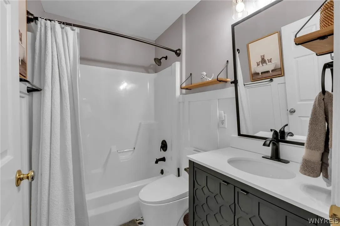 32 Falconcrest Lane, Orchard Park, New York 14127, Orchard Park, New York 14127, 4 Bedrooms Bedrooms, 8 Rooms Rooms,3 BathroomsBathrooms,Residential,For Sale,32 Falconcrest Lane, Orchard Park, New York 14127,0,B1667902