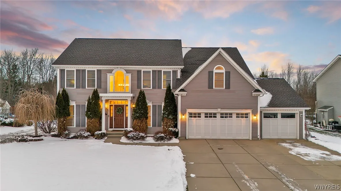 32 Falconcrest Lane, Orchard Park, New York 14127, Orchard Park, New York 14127, 4 Bedrooms Bedrooms, 8 Rooms Rooms,3 BathroomsBathrooms,Residential,For Sale,32 Falconcrest Lane, Orchard Park, New York 14127,0,B1667902