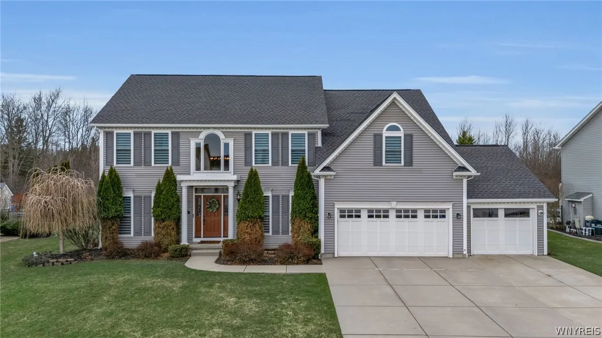 32 Falconcrest Lane, Orchard Park, New York 14127, Orchard Park, New York 14127, 4 Bedrooms Bedrooms, 8 Rooms Rooms,3 BathroomsBathrooms,Residential,For Sale,32 Falconcrest Lane, Orchard Park, New York 14127,0,B1667902