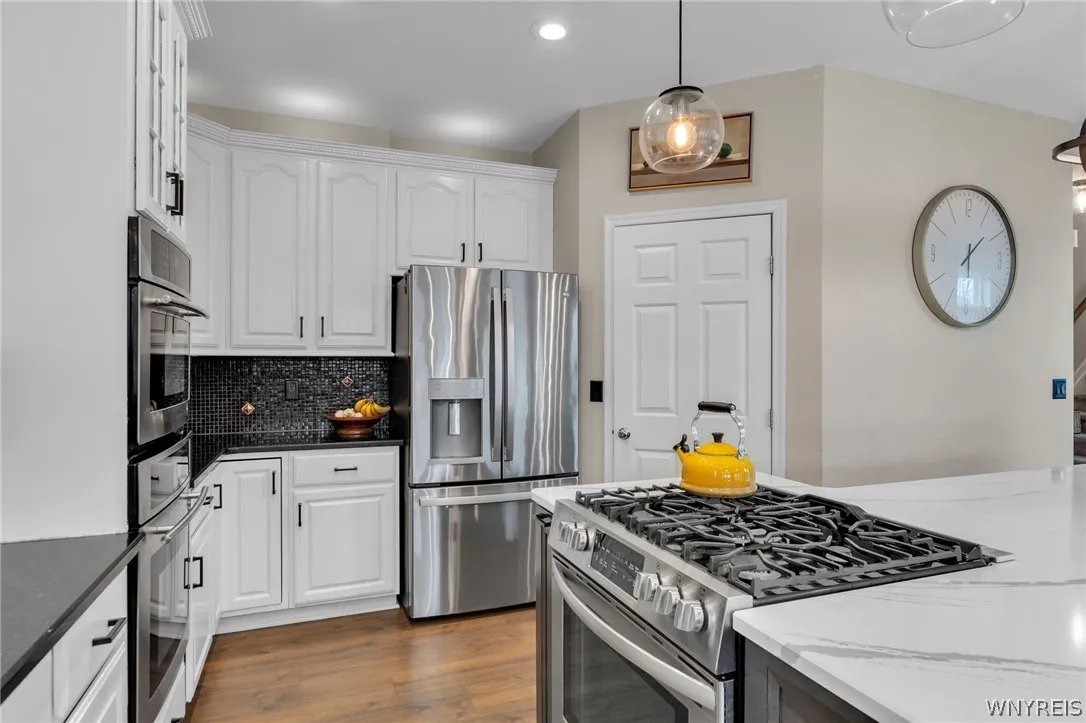 32 Falconcrest Lane, Orchard Park, New York 14127, Orchard Park, New York 14127, 4 Bedrooms Bedrooms, 8 Rooms Rooms,3 BathroomsBathrooms,Residential,For Sale,32 Falconcrest Lane, Orchard Park, New York 14127,0,B1667902