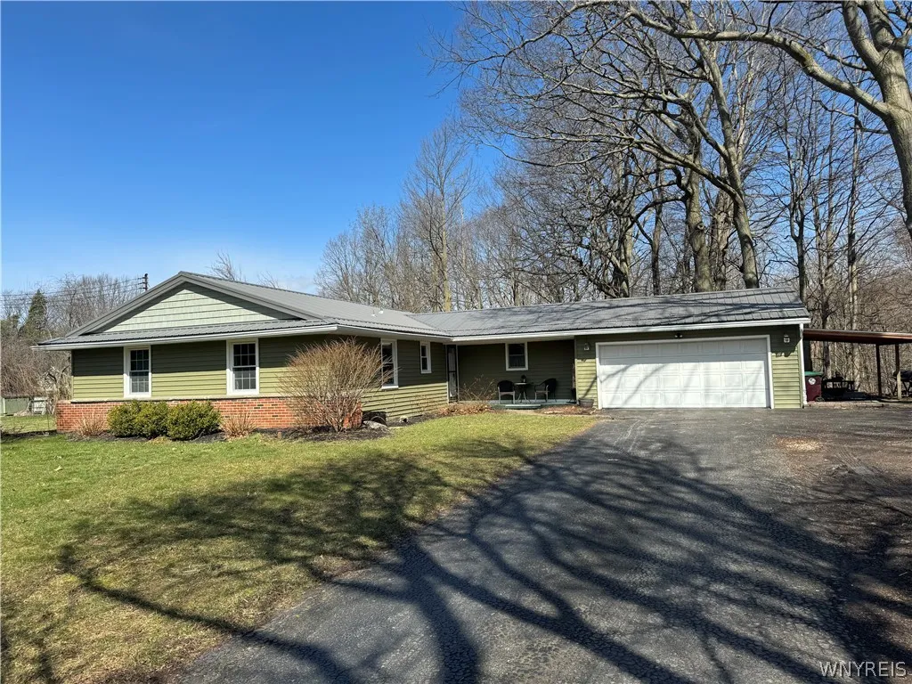 6668 Milestrip Road, Orchard Park, New York 14127, Orchard Park, New York 14127, 3 Bedrooms Bedrooms, 8 Rooms Rooms,1 BathroomBathrooms,Residential,For Sale,6668 Milestrip Road, Orchard Park, New York 14127,0,B1668331