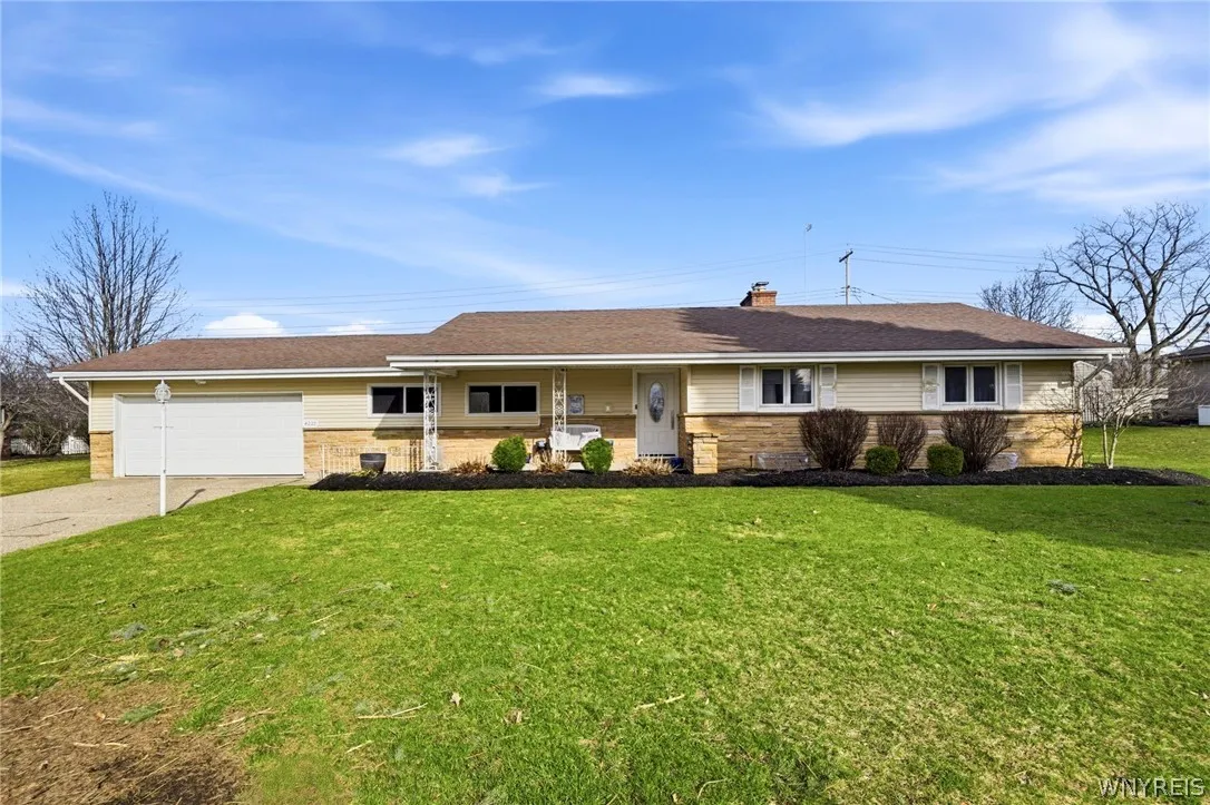 4227 Susan Drive, Clarence, New York 14221, Clarence, New York 14221, 3 Bedrooms Bedrooms, 5 Rooms Rooms,2 BathroomsBathrooms,Residential,Closed,4227 Susan Drive, Clarence, New York 14221,0,B1668994