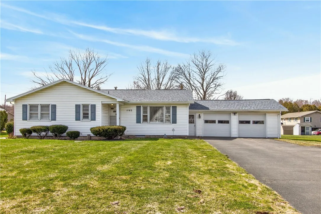 1103 Five Mile Line Road, Webster, New York 14580, Webster, New York 14580, 3 Bedrooms Bedrooms, 6 Rooms Rooms,1 BathroomBathrooms,Residential,For Sale,1103 Five Mile Line Road, Webster, New York 14580,0,R1669144