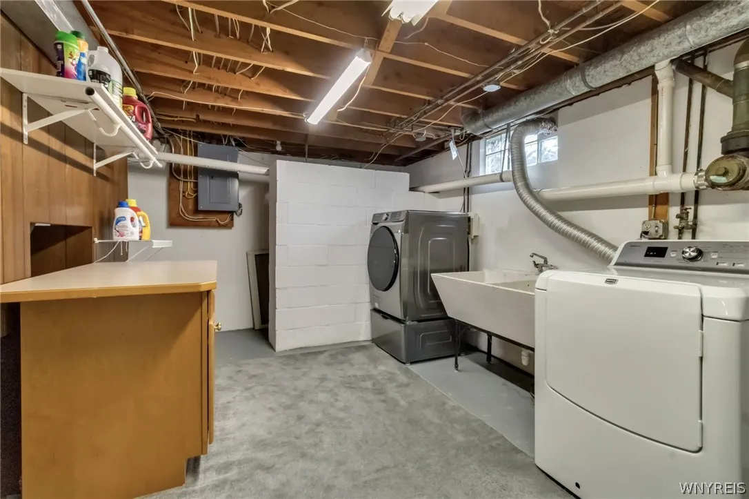 6905 Powers Road, Orchard Park, New York 14127, Orchard Park, New York 14127, 3 Bedrooms Bedrooms, 9 Rooms Rooms,1 BathroomBathrooms,Residential,Closed,6905 Powers Road, Orchard Park, New York 14127,0,B1667889