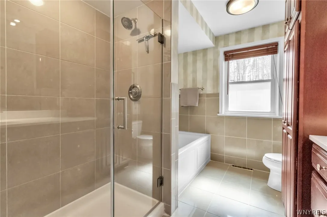 Full bathroom