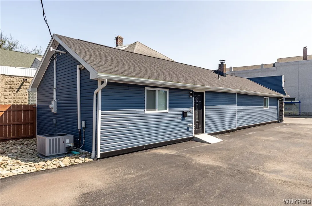 18 Abbott Road, Buffalo, New York 14220, Buffalo, New York 14220, ,Commercial Lease,For Rent,18 Abbott Road, Buffalo, New York 14220,0,B1668755