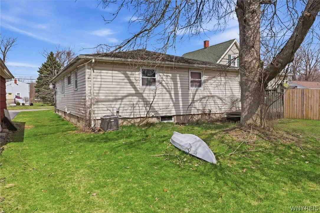 361 Rumbold Avenue, North Tonawanda, New York 1412, North Tonawanda, New York 14120, 3 Bedrooms Bedrooms, 6 Rooms Rooms,1 BathroomBathrooms,Residential,For Sale,361 Rumbold Avenue, North Tonawanda, New York 1412,0,B1668907