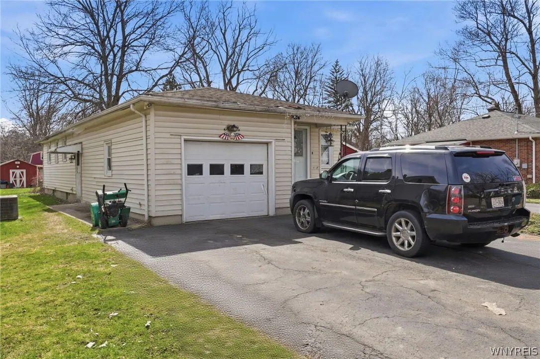 361 Rumbold Avenue, North Tonawanda, New York 1412, North Tonawanda, New York 14120, 3 Bedrooms Bedrooms, 6 Rooms Rooms,1 BathroomBathrooms,Residential,For Sale,361 Rumbold Avenue, North Tonawanda, New York 1412,0,B1668907