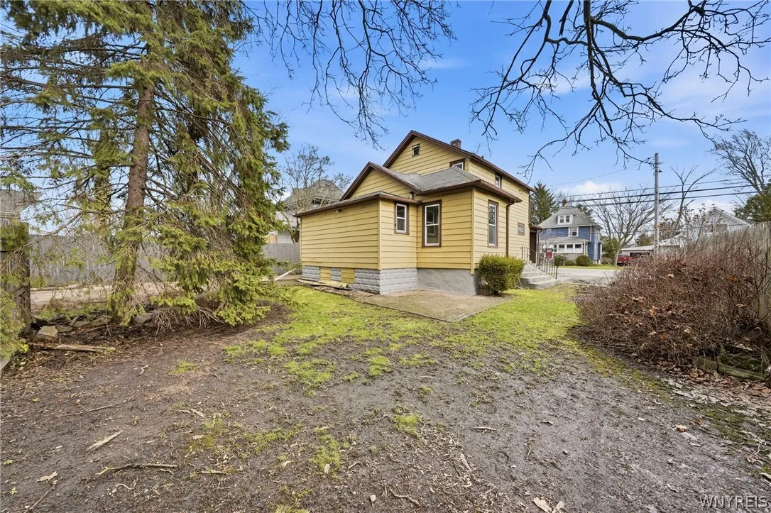 238 Main Street, Tonawanda, New York 14150, Tonawanda, New York 14150, 4 Bedrooms Bedrooms, 9 Rooms Rooms,2 BathroomsBathrooms,Residential,For Sale,238 Main Street, Tonawanda, New York 14150,0,B1668131