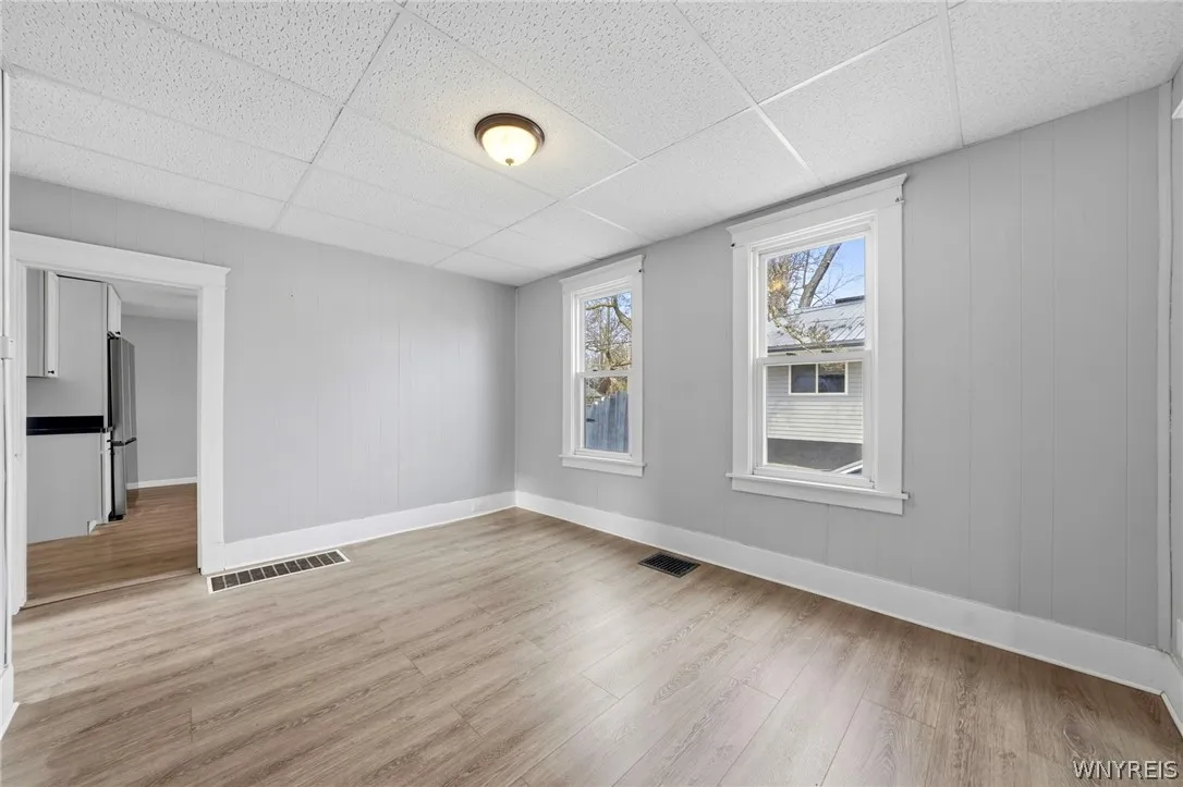 238 Main Street, Tonawanda, New York 14150, Tonawanda, New York 14150, 4 Bedrooms Bedrooms, 9 Rooms Rooms,2 BathroomsBathrooms,Residential,For Sale,238 Main Street, Tonawanda, New York 14150,0,B1668131