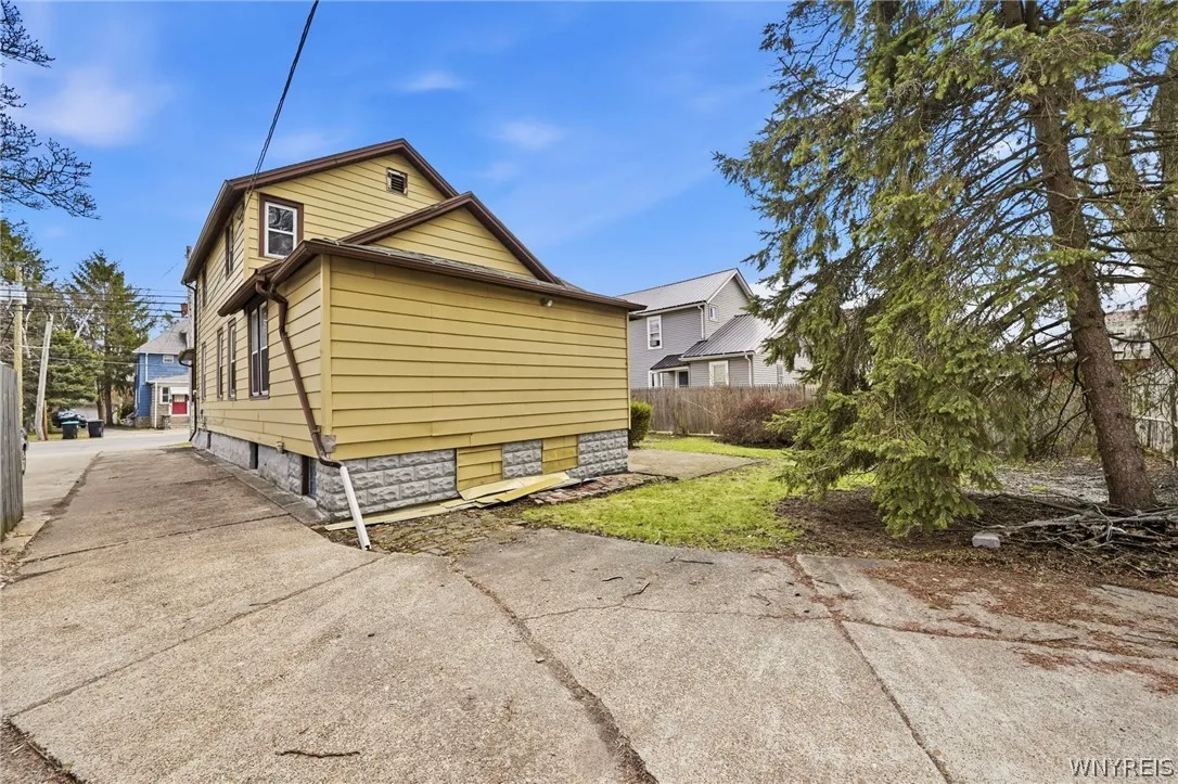 238 Main Street, Tonawanda, New York 14150, Tonawanda, New York 14150, 4 Bedrooms Bedrooms, 9 Rooms Rooms,2 BathroomsBathrooms,Residential,For Sale,238 Main Street, Tonawanda, New York 14150,0,B1668131
