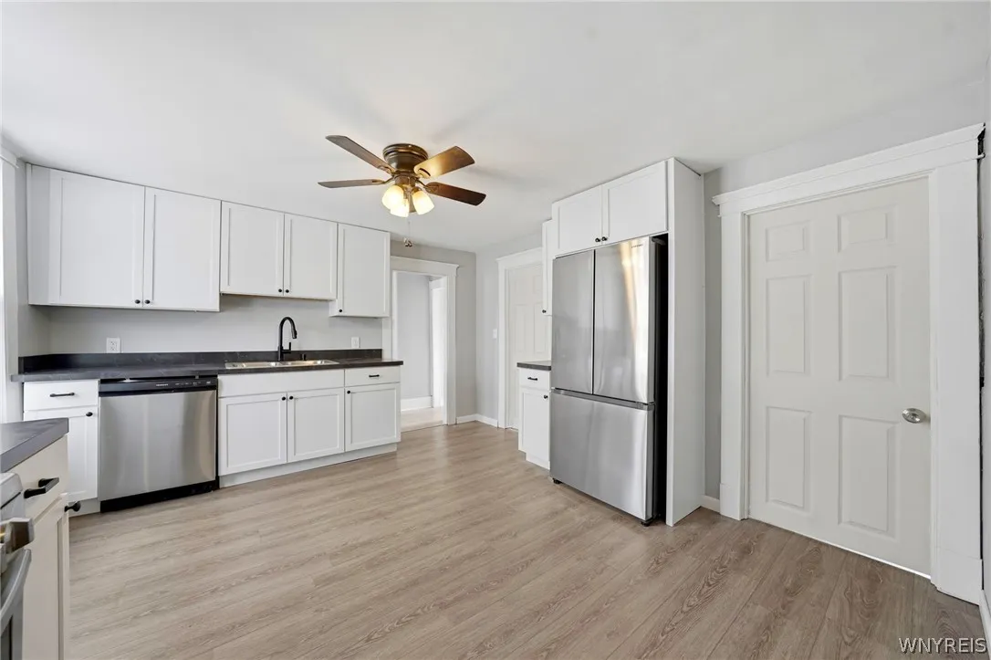 238 Main Street, Tonawanda, New York 14150, Tonawanda, New York 14150, 4 Bedrooms Bedrooms, 9 Rooms Rooms,2 BathroomsBathrooms,Residential,For Sale,238 Main Street, Tonawanda, New York 14150,0,B1668131