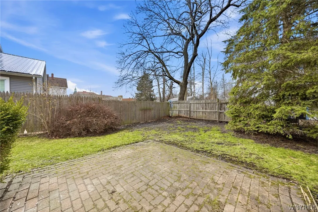 238 Main Street, Tonawanda, New York 14150, Tonawanda, New York 14150, 4 Bedrooms Bedrooms, 9 Rooms Rooms,2 BathroomsBathrooms,Residential,For Sale,238 Main Street, Tonawanda, New York 14150,0,B1668131
