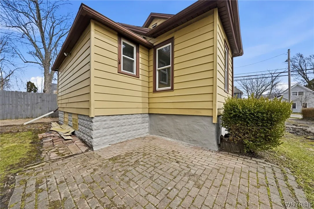 238 Main Street, Tonawanda, New York 14150, Tonawanda, New York 14150, 4 Bedrooms Bedrooms, 9 Rooms Rooms,2 BathroomsBathrooms,Residential,For Sale,238 Main Street, Tonawanda, New York 14150,0,B1668131