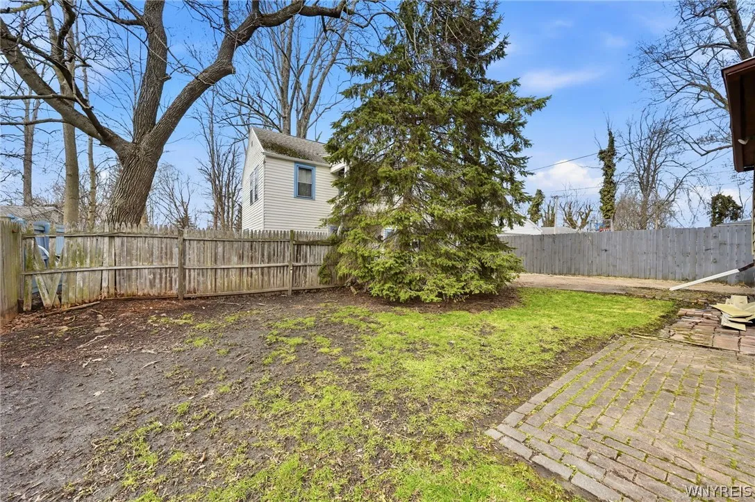 238 Main Street, Tonawanda, New York 14150, Tonawanda, New York 14150, 4 Bedrooms Bedrooms, 9 Rooms Rooms,2 BathroomsBathrooms,Residential,For Sale,238 Main Street, Tonawanda, New York 14150,0,B1668131