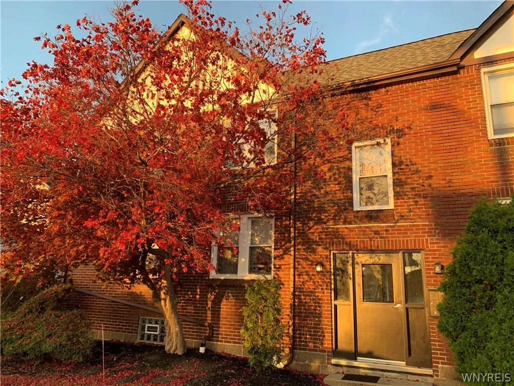 657 Englewood Avenue 2, Tonawanda, New York 14223, Tonawanda, New York 14223, 2 Bedrooms Bedrooms, 5 Rooms Rooms,1 BathroomBathrooms,Residential Lease,For Rent,657 Englewood Avenue 2, Tonawanda, New York 14223,0,B1669299