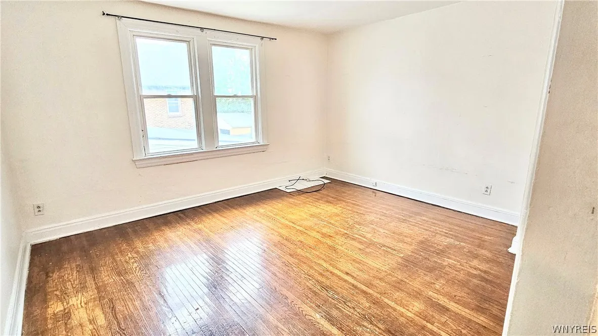 657 Englewood Avenue 8, Tonawanda, New York 14223, Tonawanda, New York 14223, 2 Bedrooms Bedrooms, 5 Rooms Rooms,1 BathroomBathrooms,Residential Lease,For Rent,657 Englewood Avenue 8, Tonawanda, New York 14223,0,B1669301