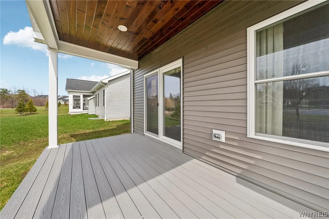 6385 Boston State Road 45, Hamburg, New York 14075, Hamburg, New York 14075, 2 Bedrooms Bedrooms, 5 Rooms Rooms,2 BathroomsBathrooms,Residential,For Sale,6385 Boston State Road 45, Hamburg, New York 14075,0,B1669518